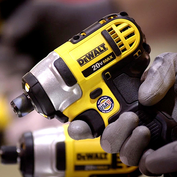 DeWalt® - Wrench