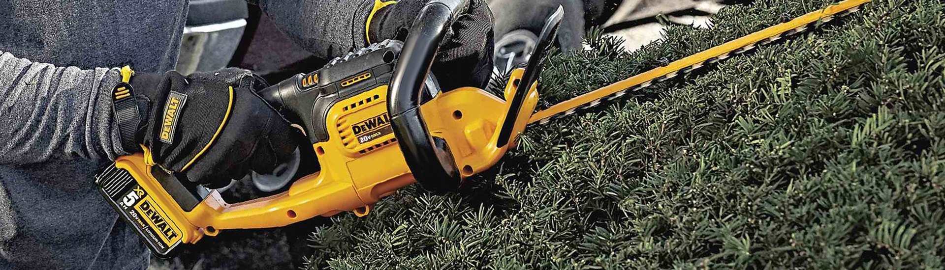electric telescoping pole hedge trimmer